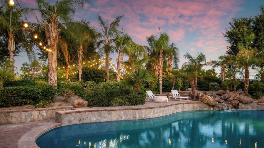 Villa Verbena by Avantstay Expansive Estate w/ B-ball Court, Pool/spa & Entertainer's Yard