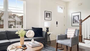Interior - Hart Suite Buyout 1 by Avantstay Two Town House Buyout w/ Modern Amenities in Nashville! (Nashville)