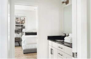Rumah (6 Bedrooms) | Interior