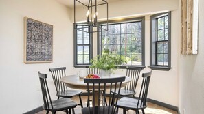 منزل (6 Bedrooms) | المنشأة من الداخل