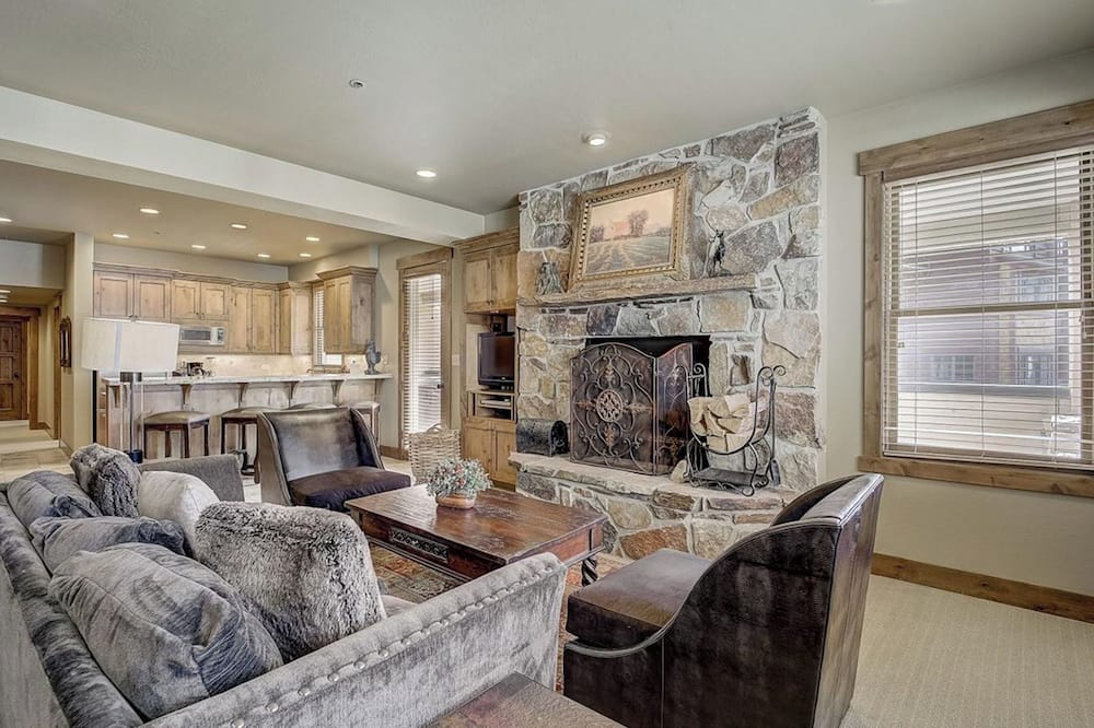 Mont Cervin #23 by Avantstay Luxury Ski in Ski out Home in Park City! - Bald Eagle Mountain, UT
