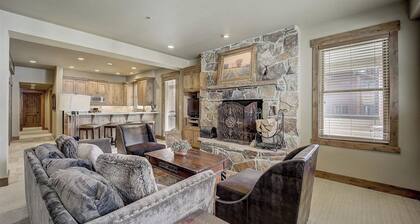 Mont Cervin #23 by Avantstay Luxury Ski in Ski out Home in Park City!