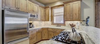 Mont Cervin #23 by Avantstay Luxury Ski in Ski out Home in Park City!