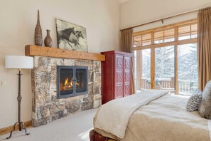 Interior - Telemark Luxury Retreat by Avantstay Stunning Views w/ Hot Tub, Theatre Room and Pool Table! (Park City)