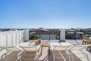 Casa (Multiple Bedrooms) | Parte interna