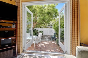 Interior - Bayview Harbor by Avantstay Ideal Location in Gated Community w/ Shared Pool (Key West)