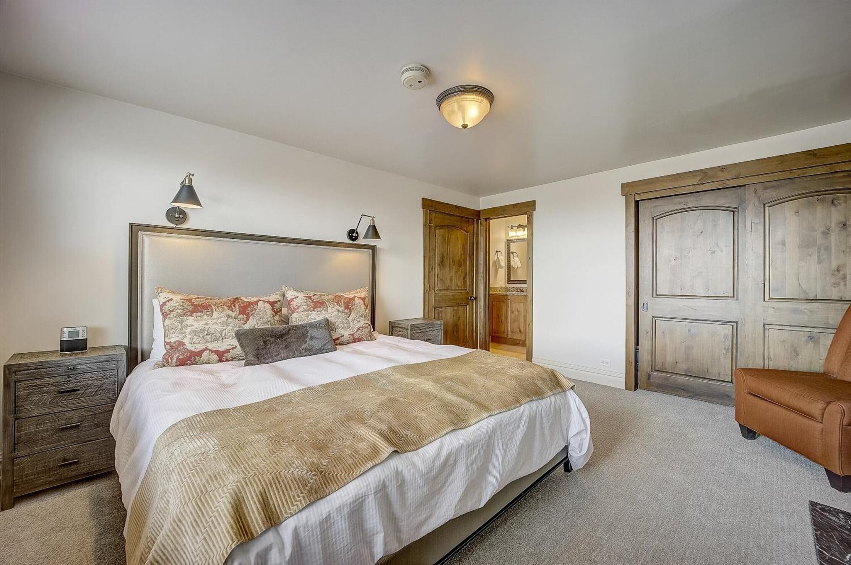 House (3 Bedrooms) | 3 bedrooms, desk, iron/ironing board, free cots/infant beds