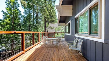 Rumah (4 Bedrooms) | Bagian depan properti