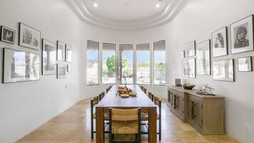 Villa (4 Bedrooms) | Interior