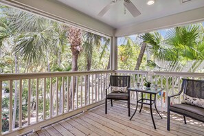 Interior - Cottage by the Pool by Avantstay w/ Balcony, BBQ & Shared Pool! Month Long Stays Only (Key West)