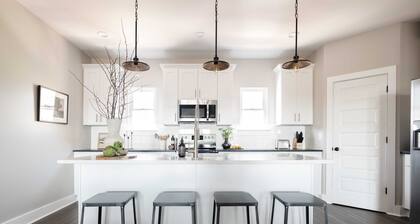 Chesney by Avantstay Contemporary East Nashville Home w/ Southern Flare