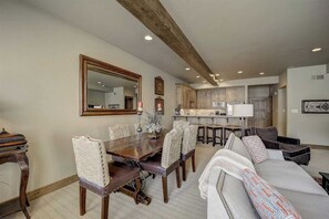 Apartment (2 Bedrooms) | Interior - Mont Cervin #21 by Avantstay Luxury Ski in Ski out Home in Park City! (Park City)