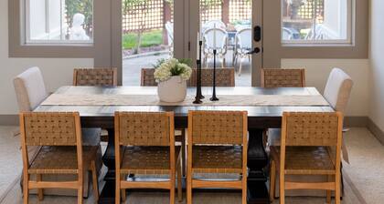 Fiano by Avantstay Centrally Located Haven w/ Stunning Courtyard & Pool Table