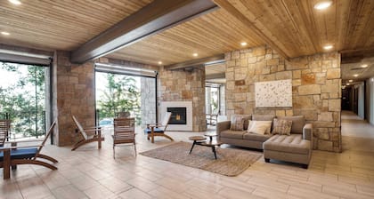 Kokopelli by Avantstay Close to the Ski Slopes in This Majestic Home in Park City