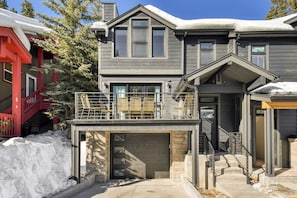 House (4 Bedrooms) | Front of property
