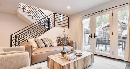 Webster by Avantstay Central Location w/ Hot Tub and Patio