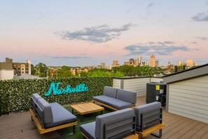 Property grounds - Franklin by Avantstay Trendy Townhouse in Great Location w/ Private Roof Top Patio (Nashville)