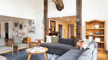 House (Multiple Bedrooms) | Interior