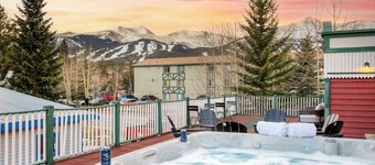 Holly by Avantstay In the Heart of Breckenridge w/ Hot Tub, Game Room & Roof Top Patio Sleeps 24
