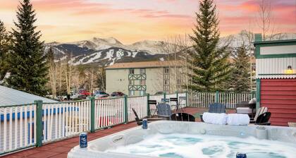 Holly by Avantstay In the Heart of Breckenridge w/ Hot Tub, Game Room & Roof Top Patio
