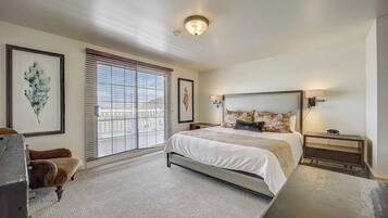 4 kamar tidur, setrika/meja setrika, dan tempat tidur bayi gratis