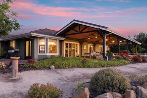 House (3 Bedrooms) | Interior - 4.5 Acre Secluded Ranch w/ Panoramic Views Fire Pit Olive Ranch by Avantstay (Paso Robles)