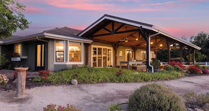 Olive Ranch by Avantstay Enjoy Sunsets Over the Valley 4.5 Acre Ranch Home