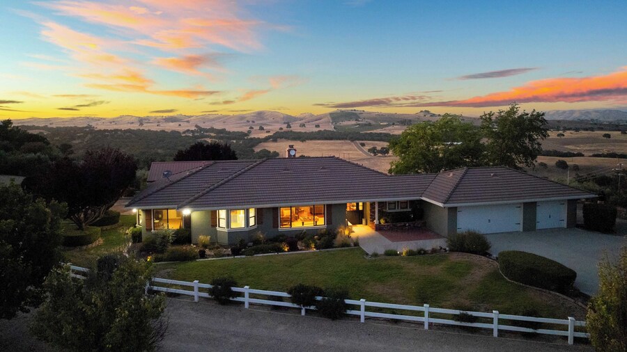 Olive Ranch by Avantstay Enjoy Sunsets Over the Valley 4.5 Acre Ranch Home