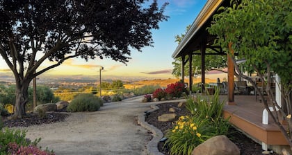 4.5 Acre Secluded Ranch w/ Panoramic Views Fire Pit Olive Ranch by Avantstay