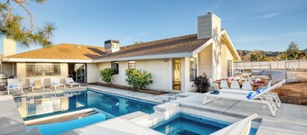 Mojave Moon by Avantstay Modern & Bright JT Home in Great Location w/ Pool & Hot Tub