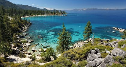 Whiskey Springs by Avantstay Classic Cabin Near Tahoe Donner Ski Area!