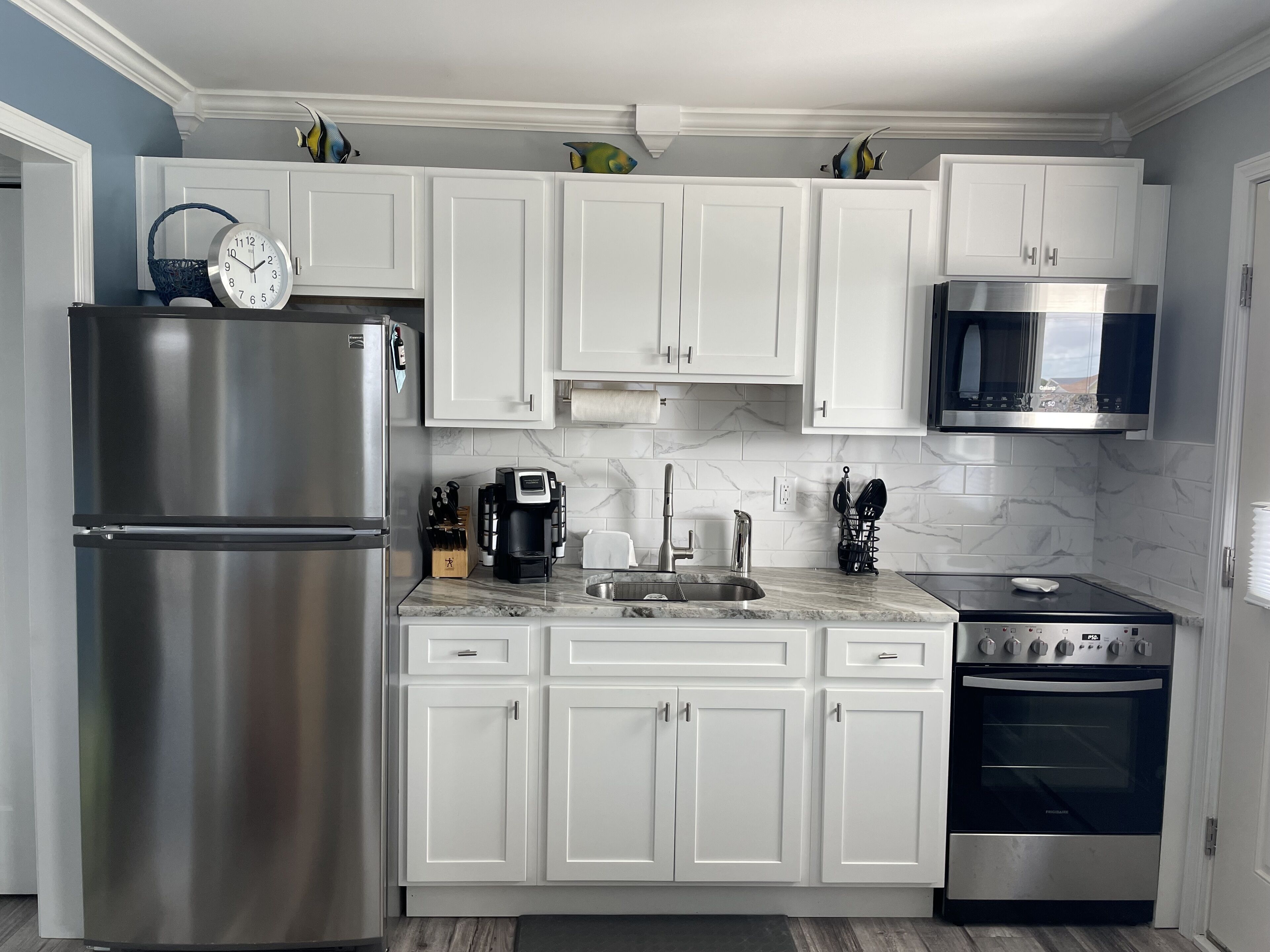 Newly built condo 1 block from beach - great getaway.