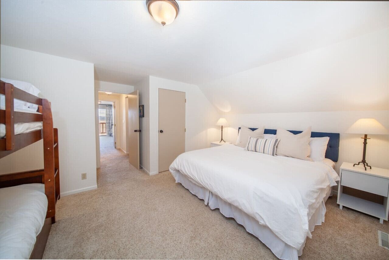 3 多间卧室、办公桌、旅行婴儿床、WiFi