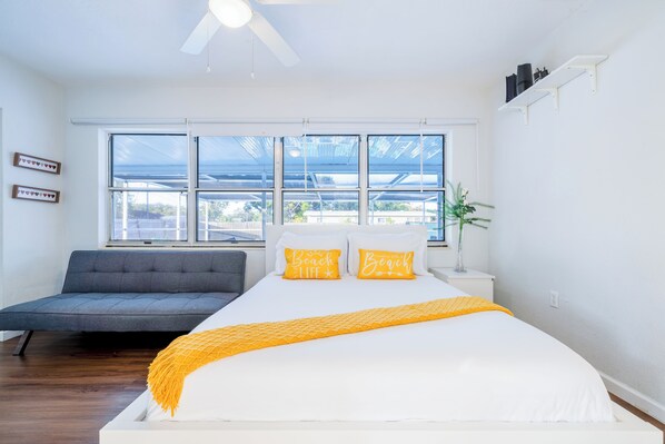3 bedrooms, desk, iron/ironing board, free WiFi