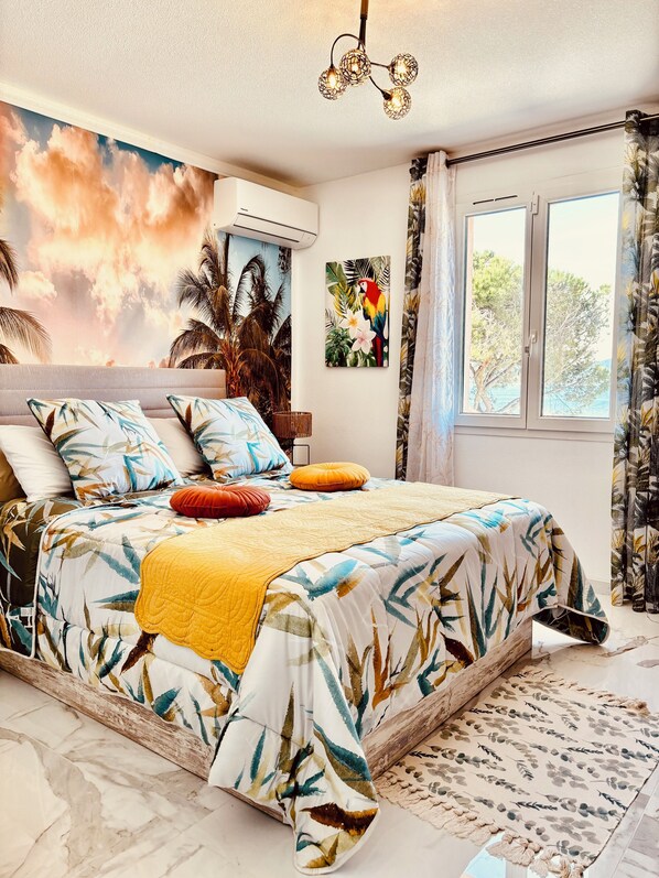 4 bedrooms, in-room safe, desk, iron/ironing board