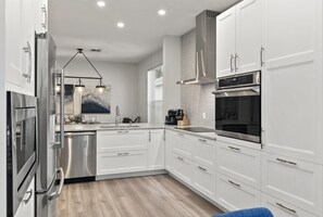 Fridge, microwave, oven, stovetop - Fully Renovated w Heated pool, 3 miles from Disney (Kissimmee)