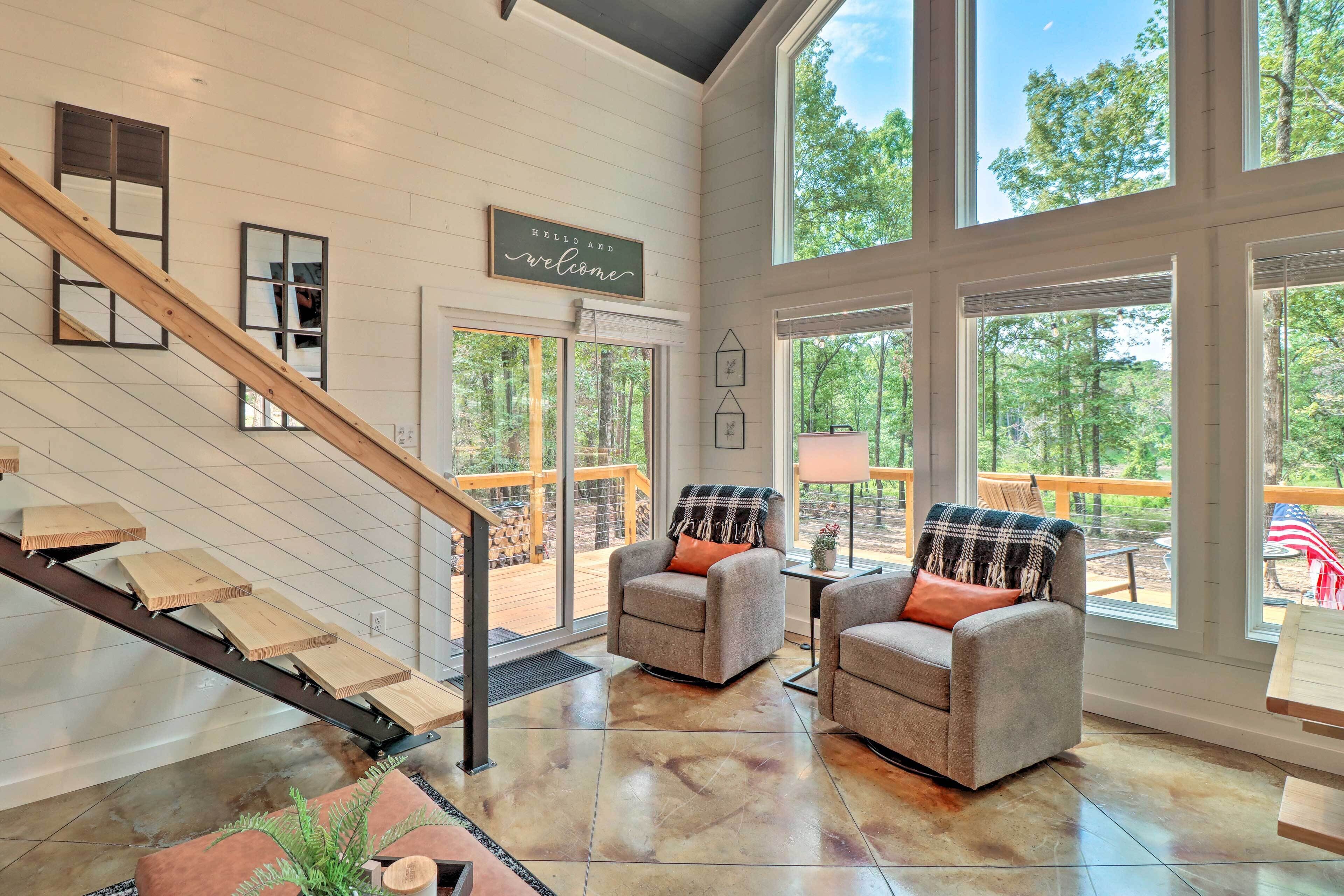 Serene Shirley Cabin w/ Lake Access + Boat Launch!