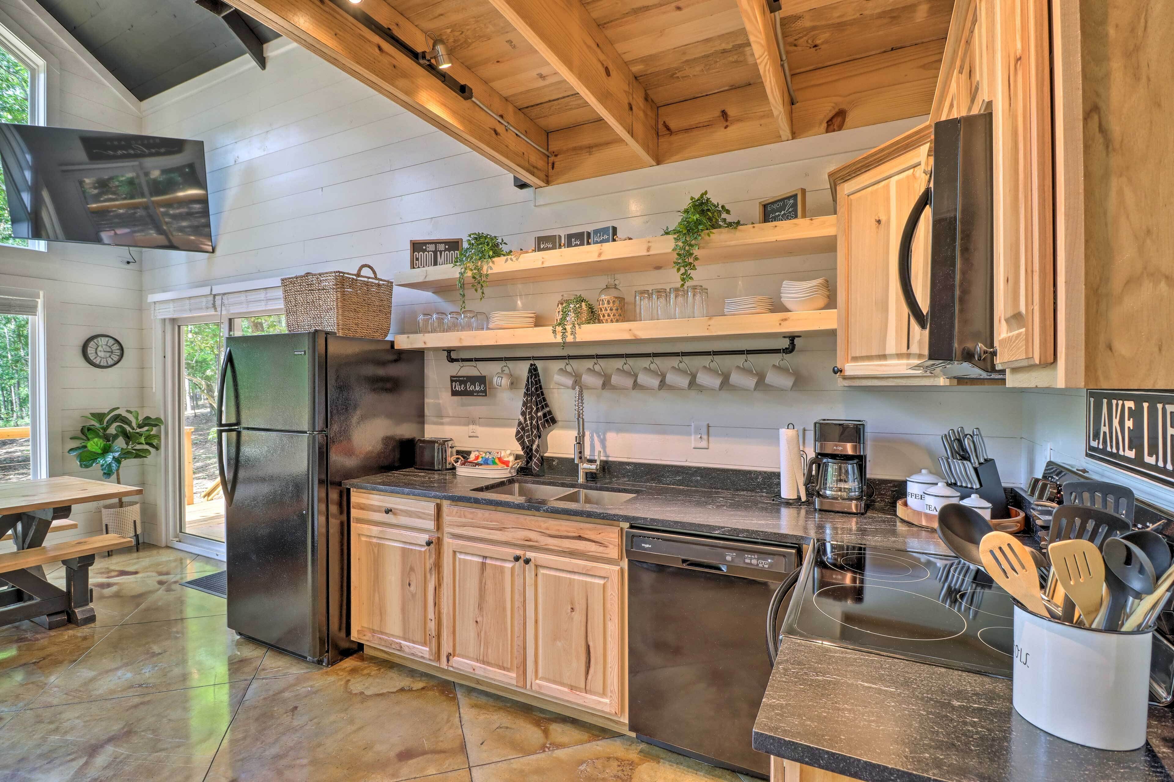 Serene Shirley Cabin w/ Lake Access + Boat Launch!