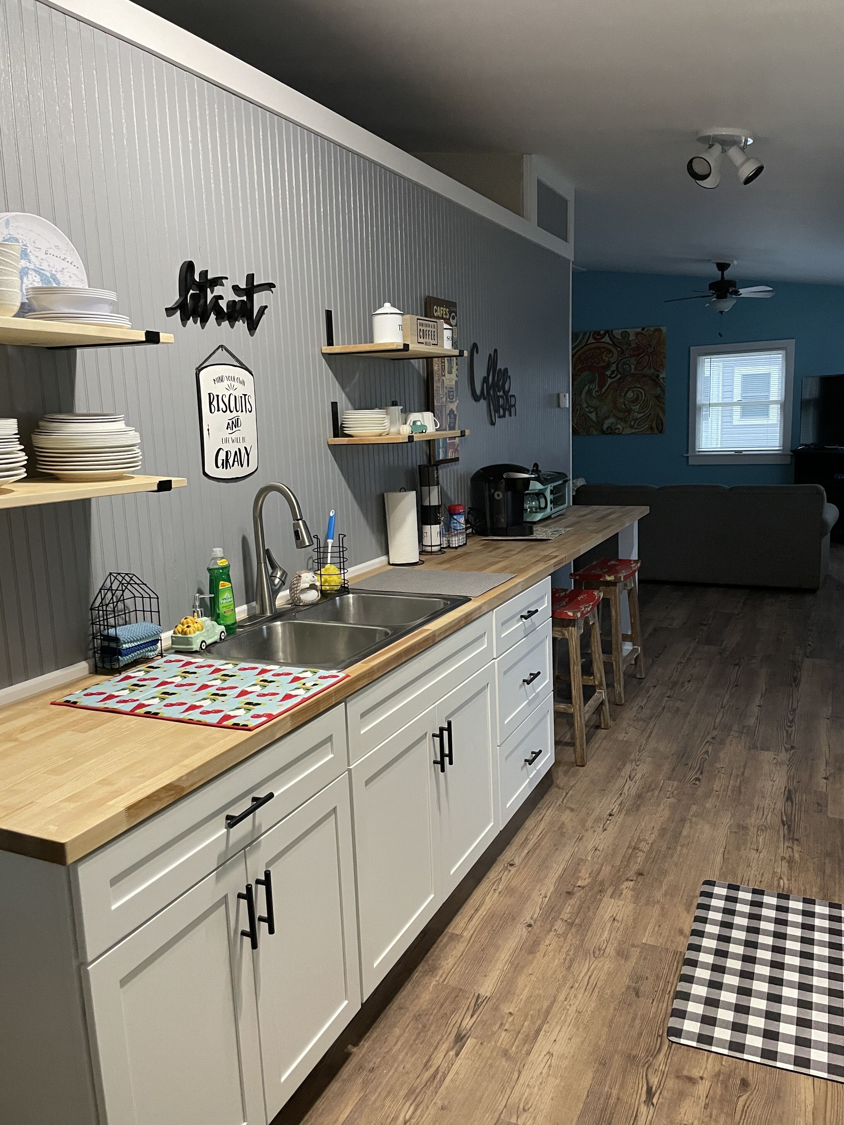 Cozy, Cheery, & Central Location to all EUP has to offer!