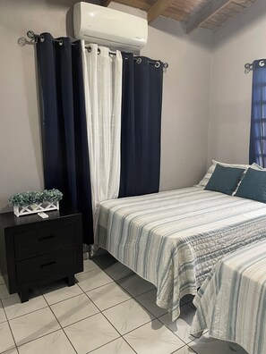 4 bedrooms, desk, iron/ironing board, travel cot