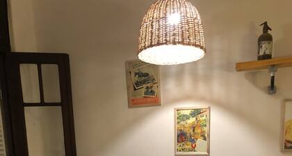 Bohemian & Cozy apartment super close to tourist area!