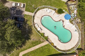 Outdoor pool - Spacious and comfortable townhome close to the beach! POOL! (Gulfport)