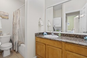 Combined shower/bathtub, hair dryer, towels, soap - Spacious and comfortable townhome close to the beach! POOL! (Gulfport)