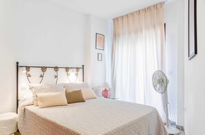 2 bedrooms, free WiFi, bed sheets - Inftour Eurosol Apartamento (Calp)