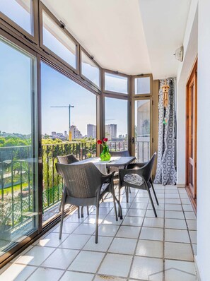 Outdoor dining - Inftour Eurosol Apartamento (Calp)