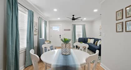 Cozy Cottage near Downtown Laurel!