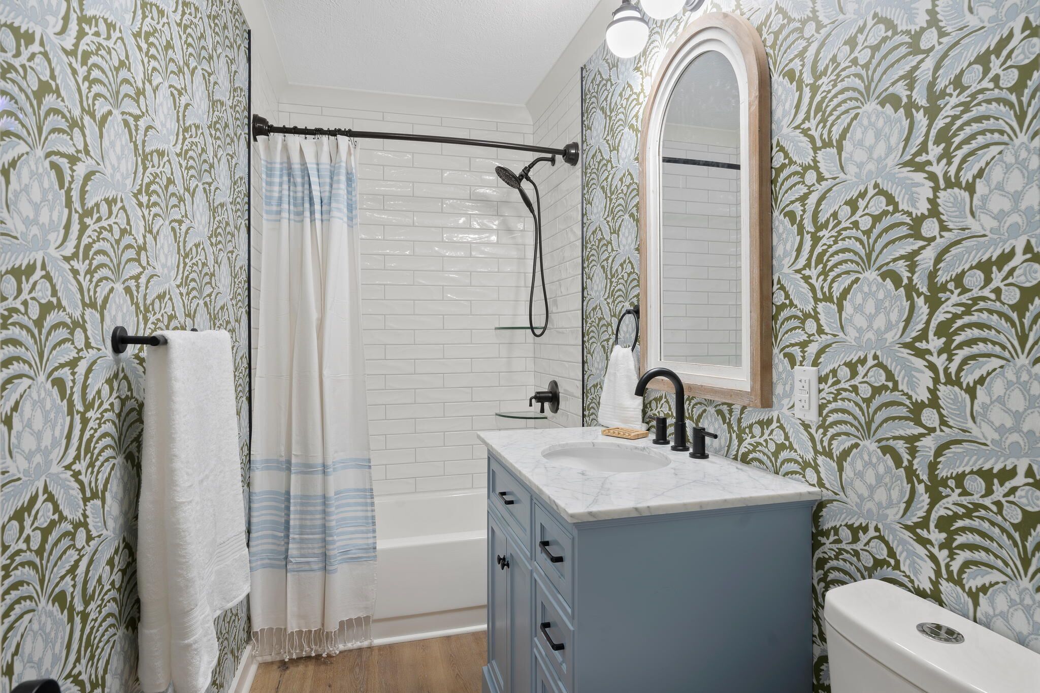 Cozy Cottage near Downtown Laurel!