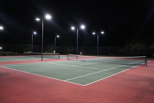 Cozy Escape w/Fireplace seconds away from Cherry Hill Mall