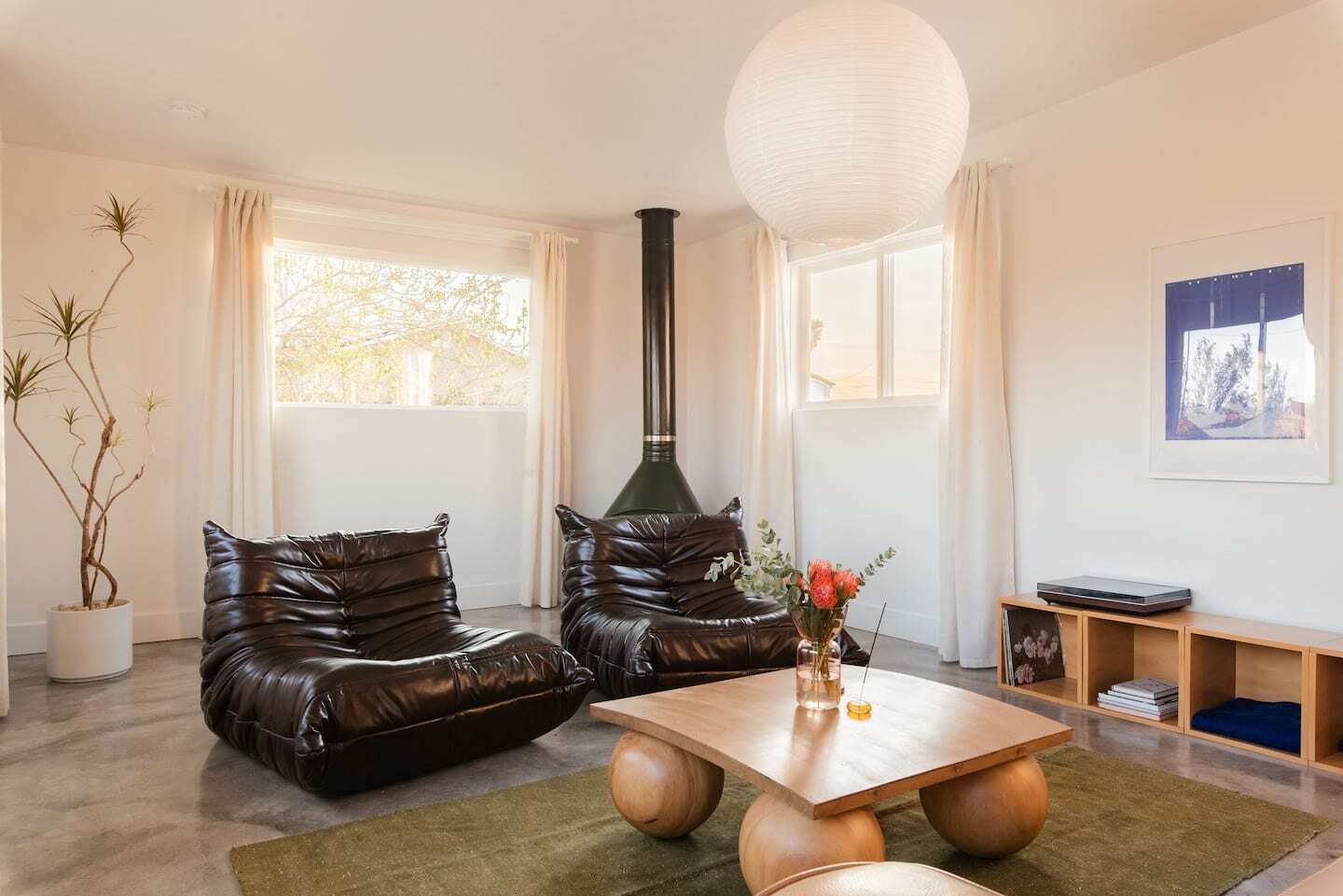 Modern Desert Getaway - Cozy Fireplace and Cabana