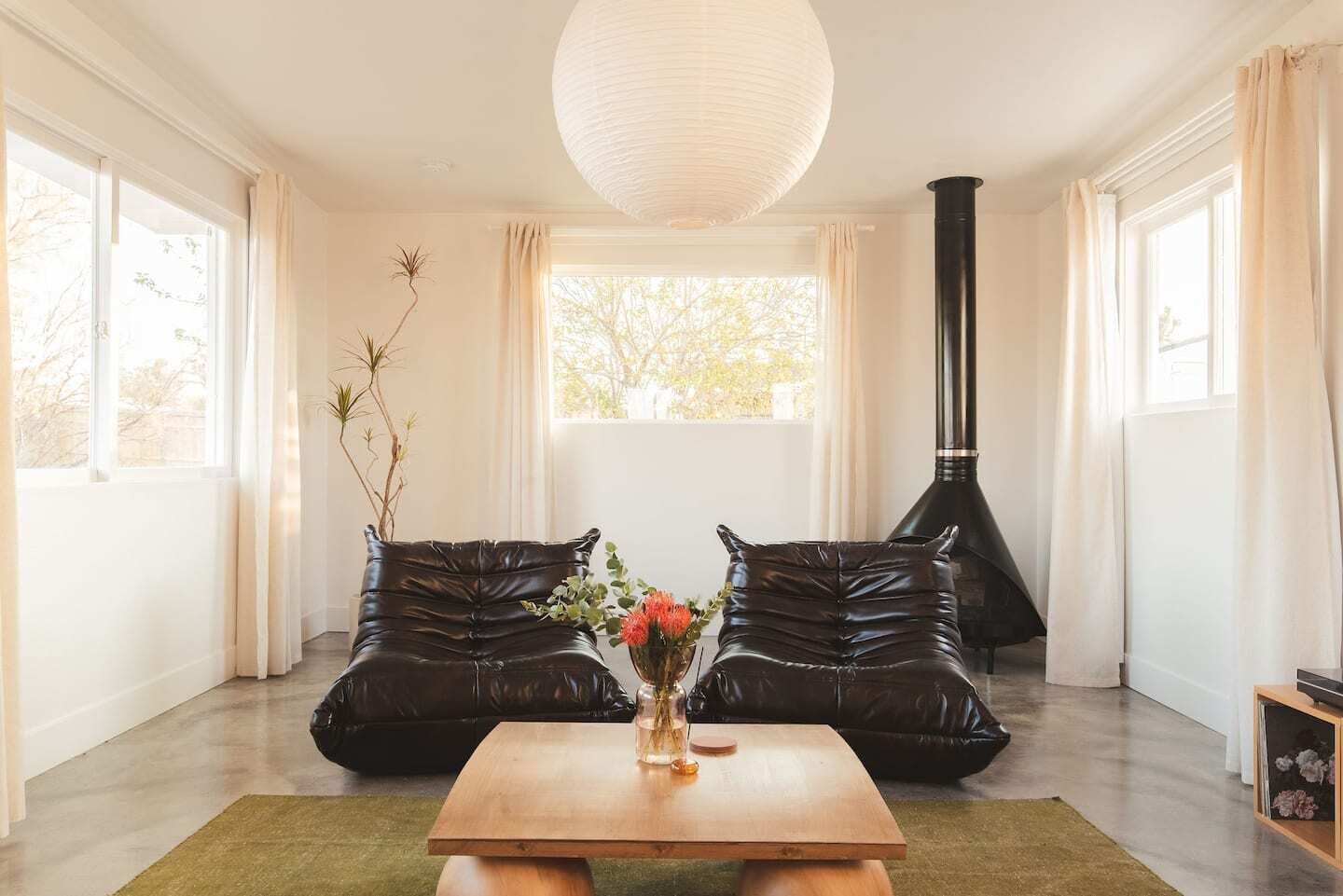 Modern Desert Getaway - Cozy Fireplace and Cabana